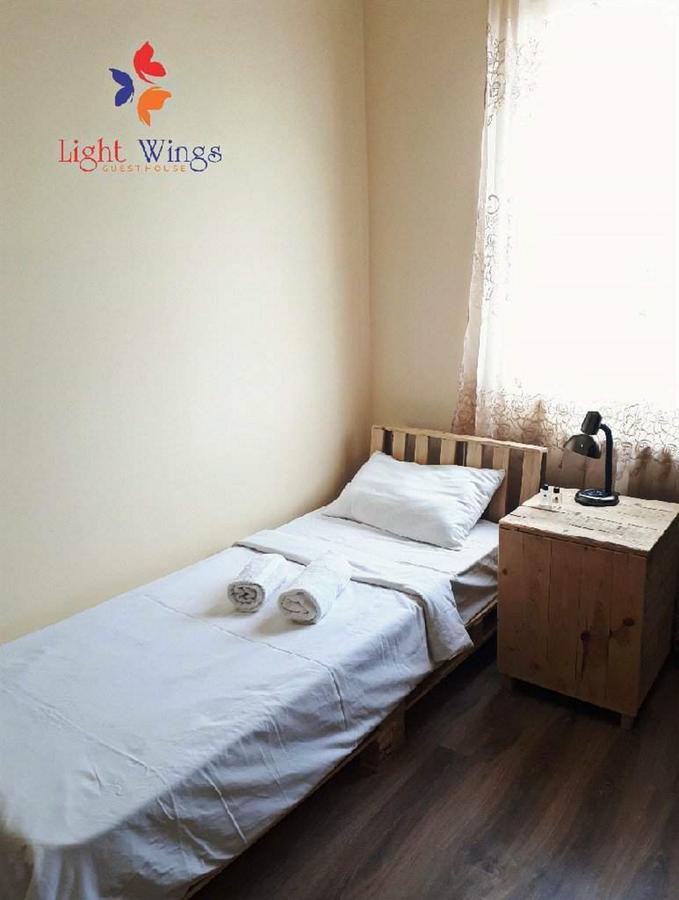 Light Wings Family Guesthouse Yerevan Exterior foto