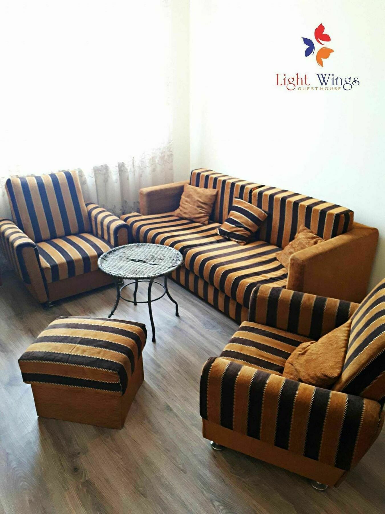 Light Wings Family Guesthouse Yerevan Exterior foto