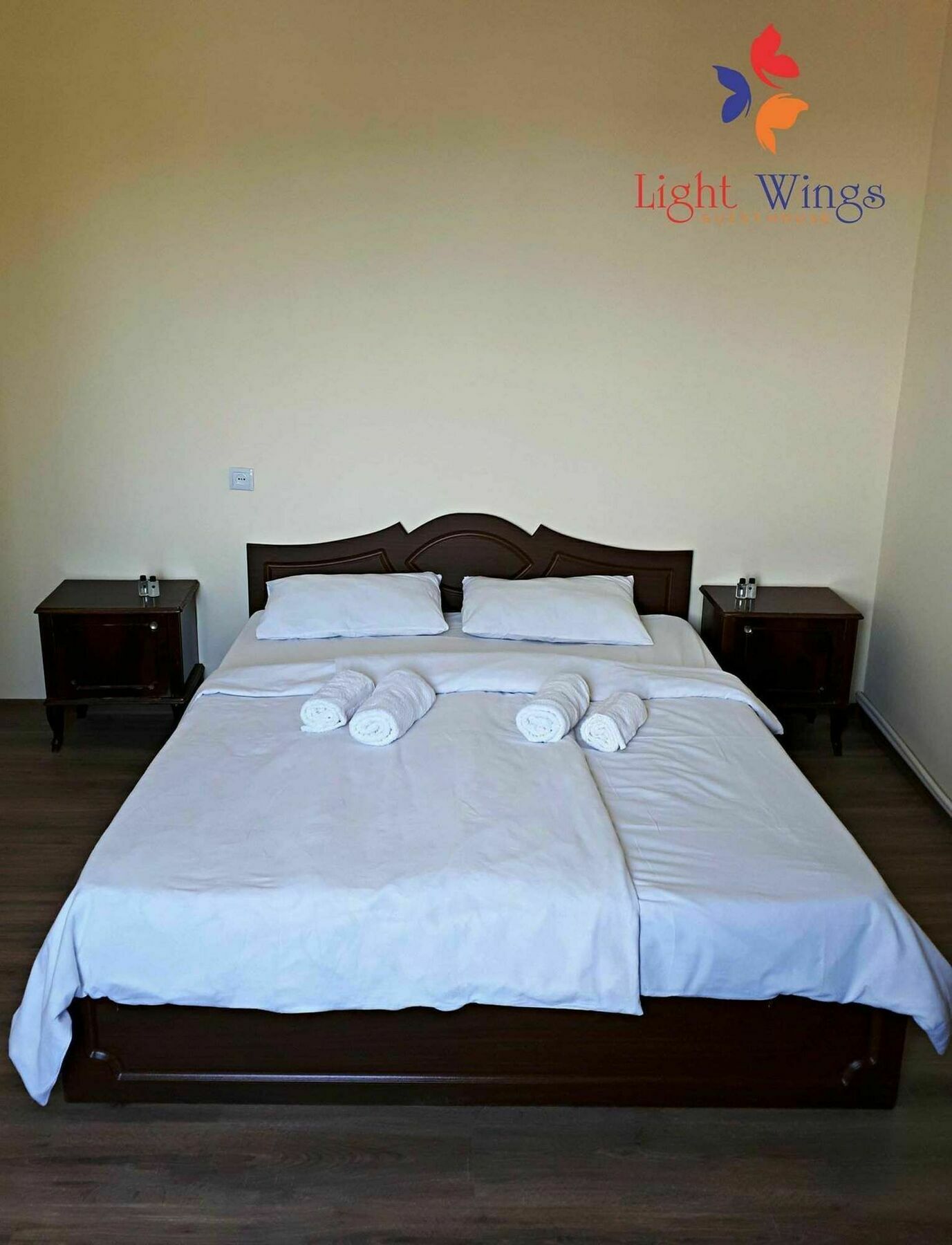Light Wings Family Guesthouse Yerevan Exterior foto